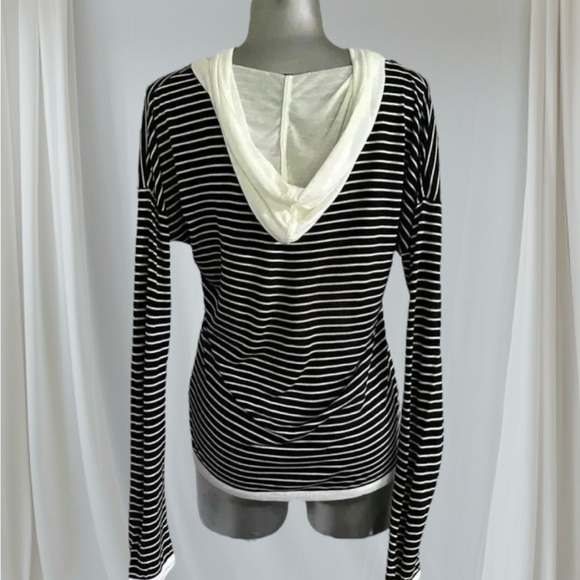 🆕BCBGMaxAzria Lightweight  Cardigan - Picture 8 of 14